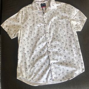 Men’s size Large white button